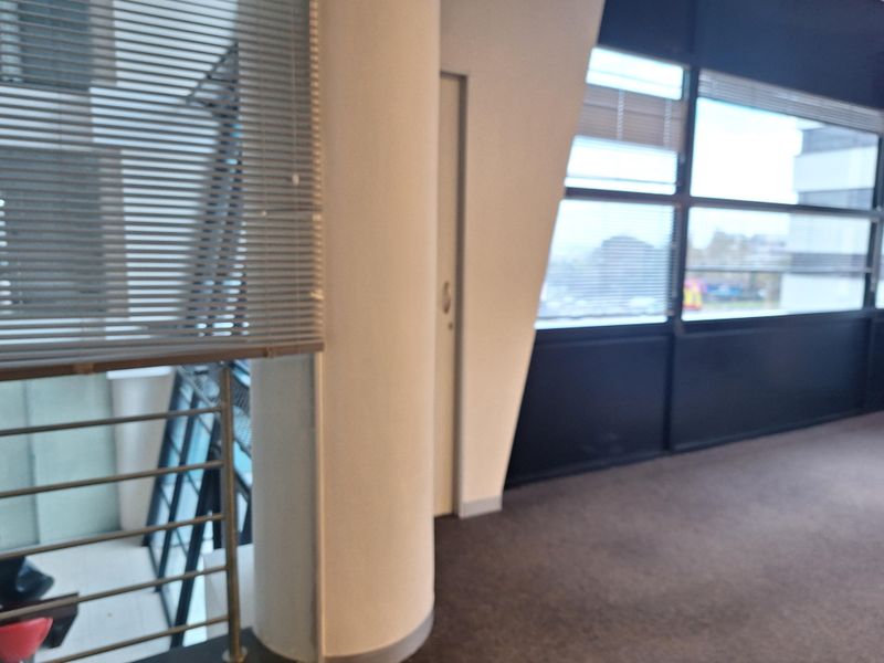 MODERN OFFICE BUILDING IN MORNINGSIDE - 106sqm - Photo 4