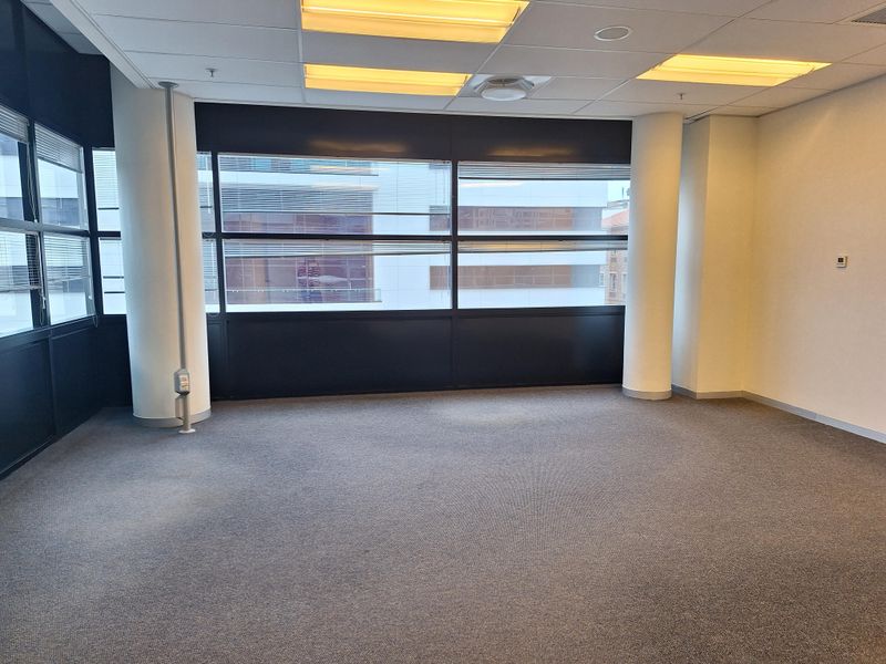 MODERN OFFICE BUILDING IN MORNINGSIDE - 106sqm - Photo 5