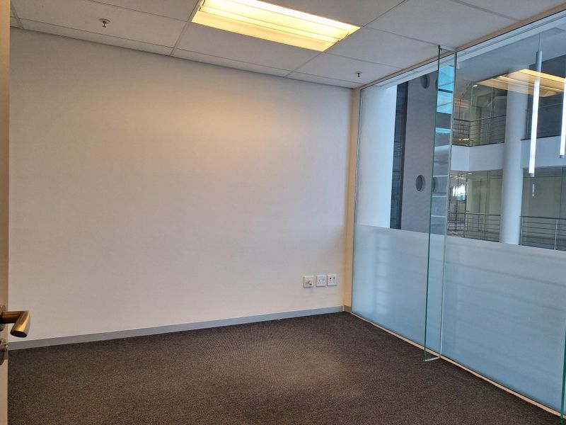 MODERN OFFICE BUILDING IN MORNINGSIDE - 106sqm - Photo 9