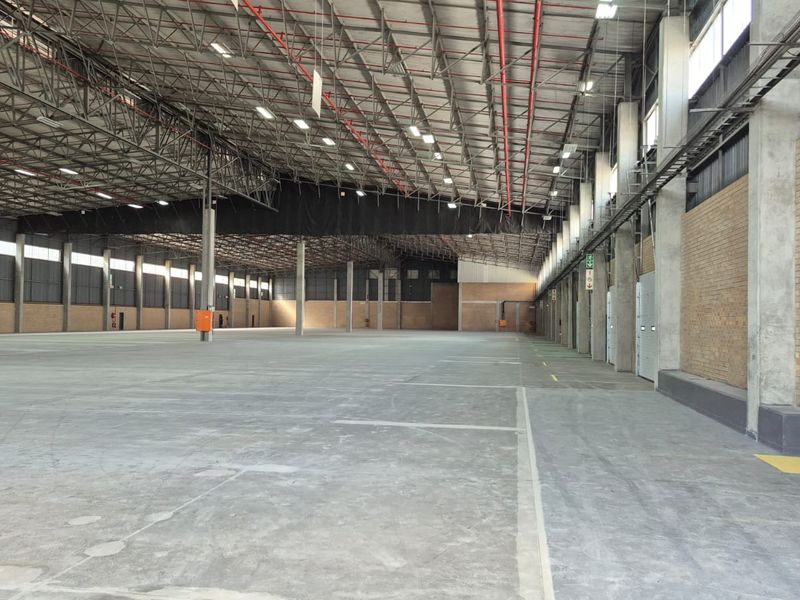 7 738sqm Warehouse in business park to rent, Louwlardia, Centurion - Photo 9