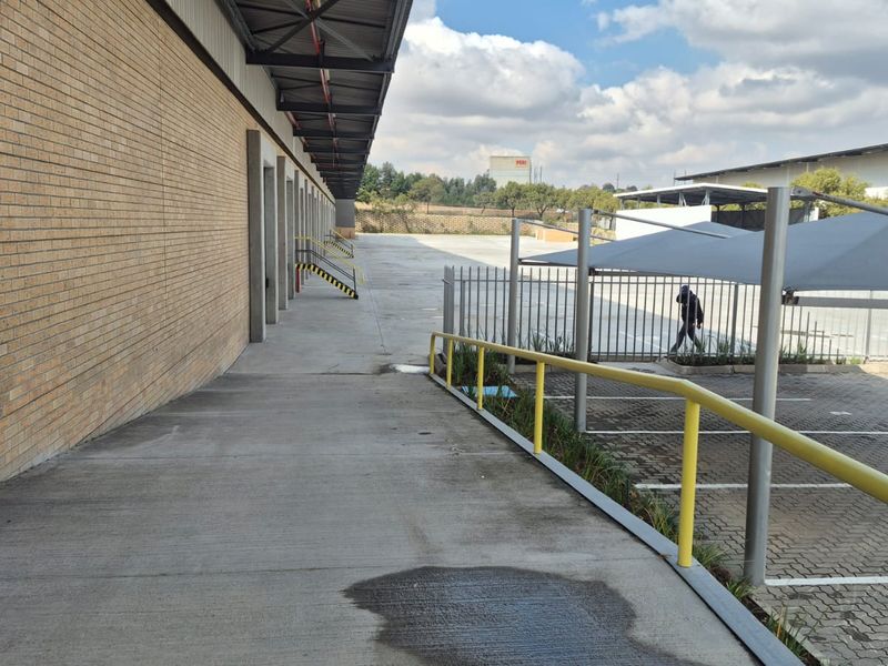 7 738sqm Warehouse in business park to rent, Louwlardia, Centurion - Photo 6