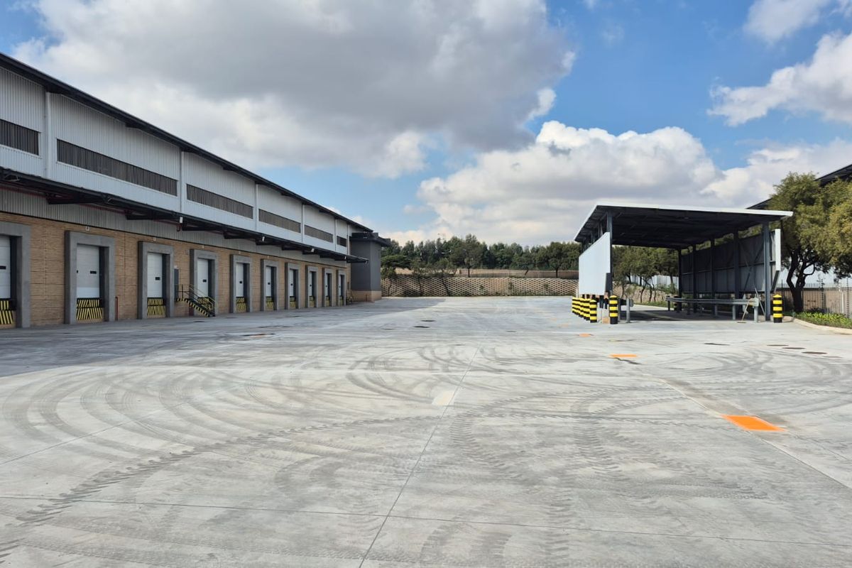 7 738sqm Warehouse in business park to rent, Louwlardia, Centurion - Photo 4