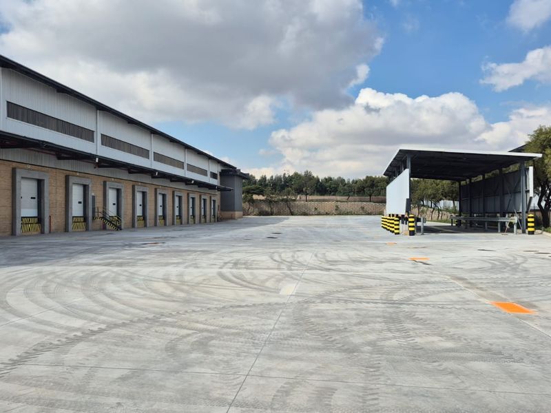 7 738sqm Warehouse in business park to rent, Louwlardia, Centurion - Photo 4