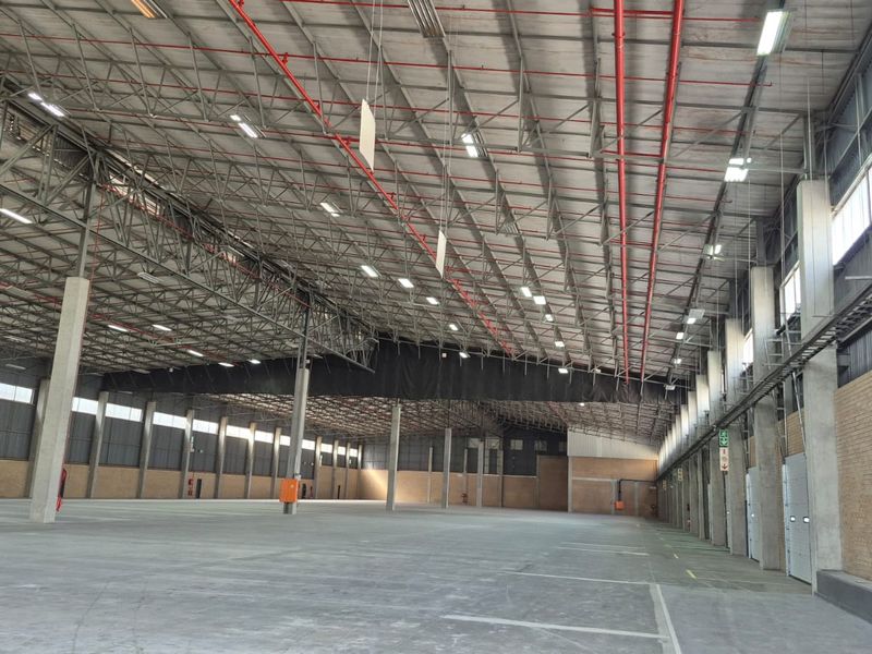 7 738sqm Warehouse in business park to rent, Louwlardia, Centurion - Photo 2