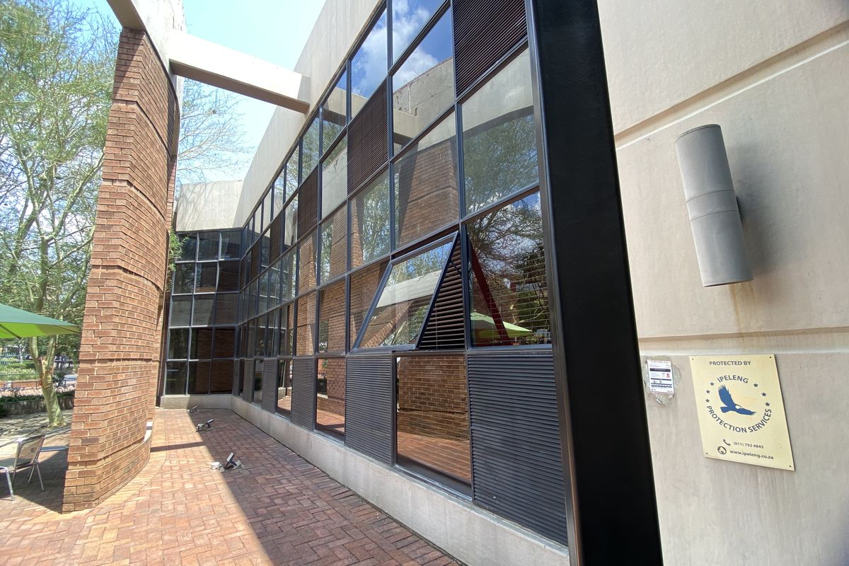 Attractive air-conditioned offices to rent in Ferndale - Photo 5