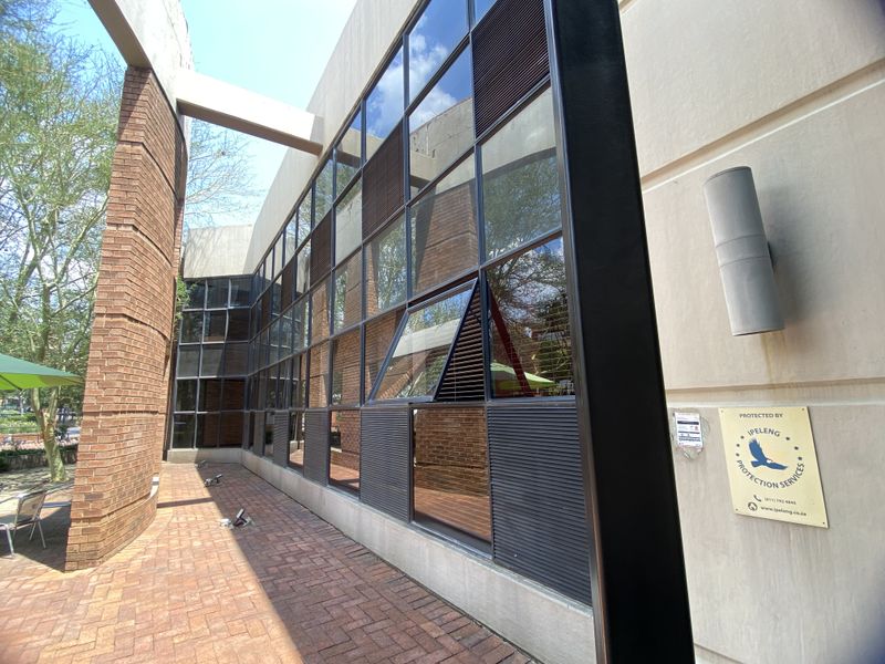 Attractive air-conditioned offices to rent in Ferndale - Photo 5