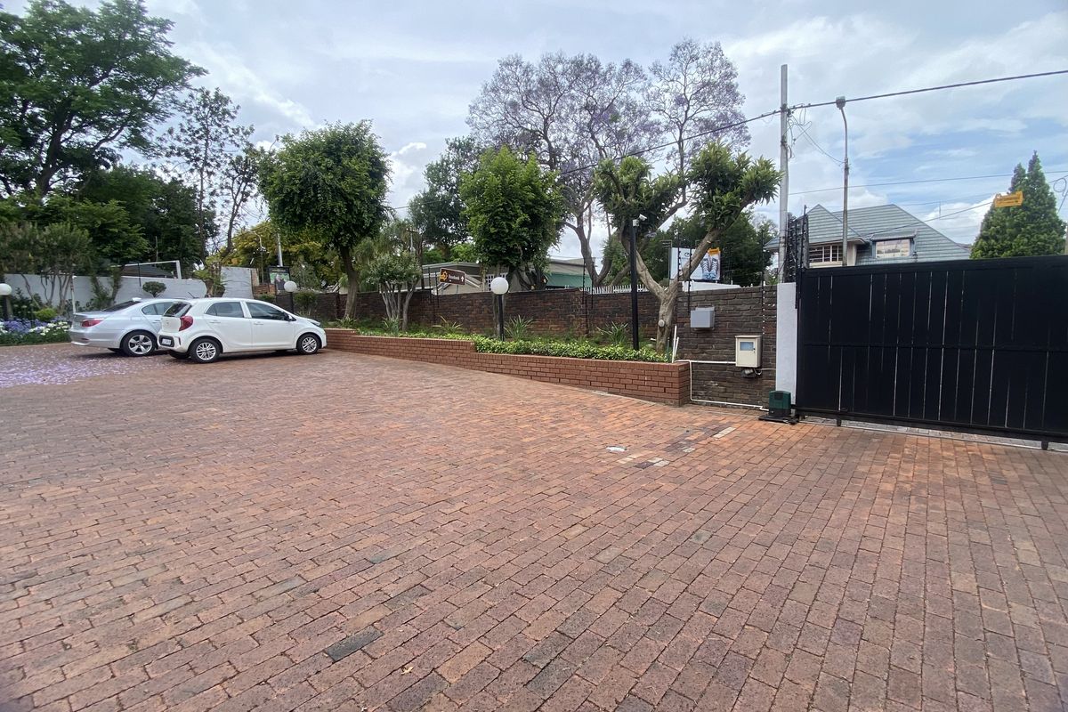 Modern air-conditioned Offices to Let - Photo 5