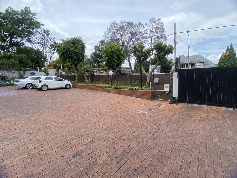 Modern air-conditioned Offices to Let - Photo 5