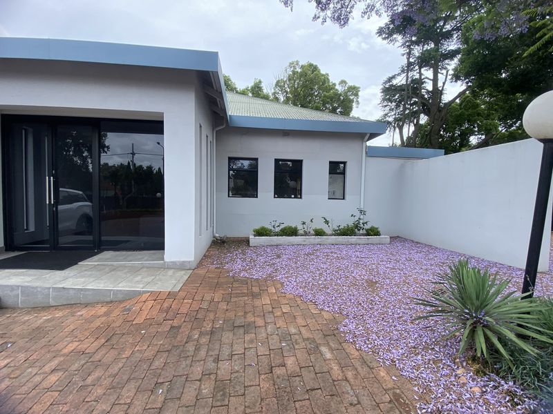 Modern air-conditioned Offices to Let - Photo 4