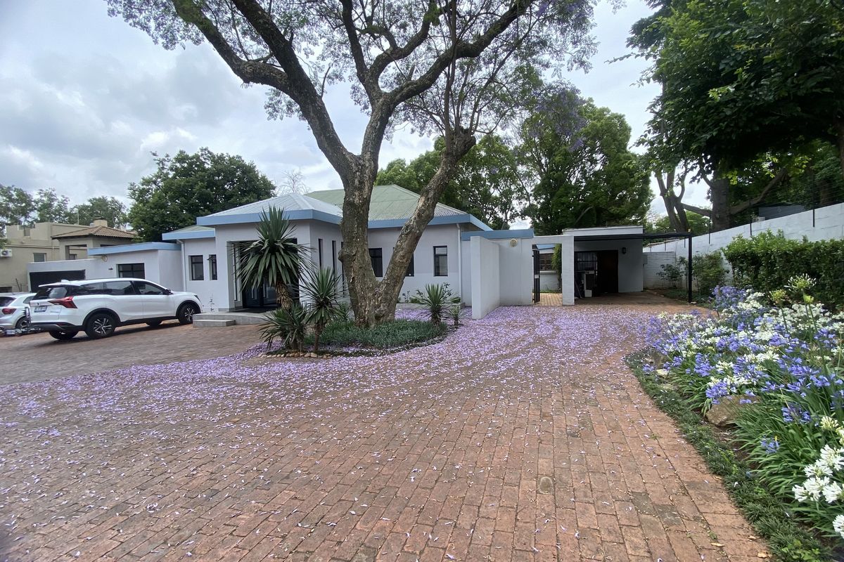 Modern air-conditioned Offices to Let - Photo 2