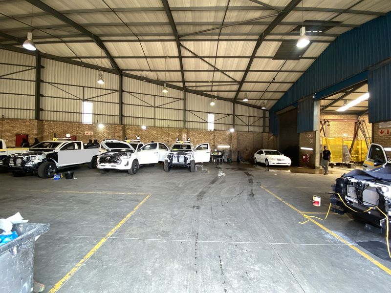 2728m2 Standalone Warehouse to Let in North riding - Photo 7