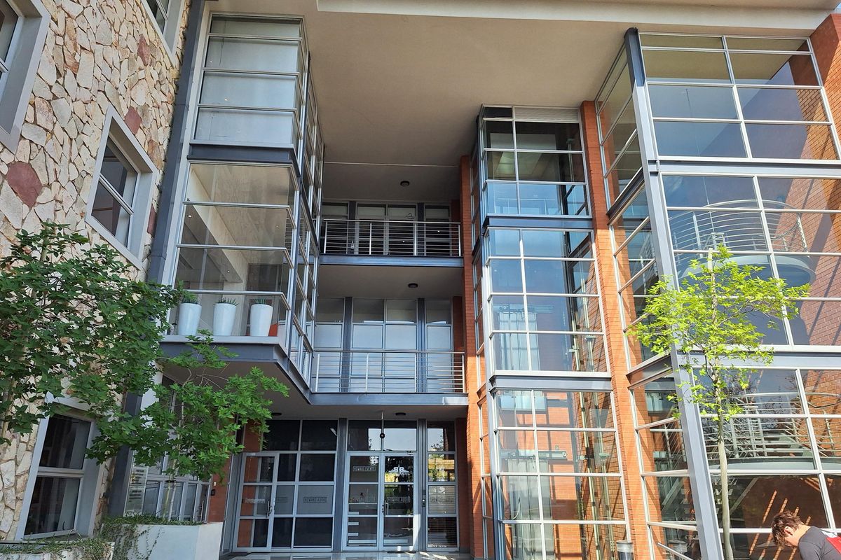 OFF GRID TRENDY OFFICES TO LET IN BRYANSTON - Photo 2