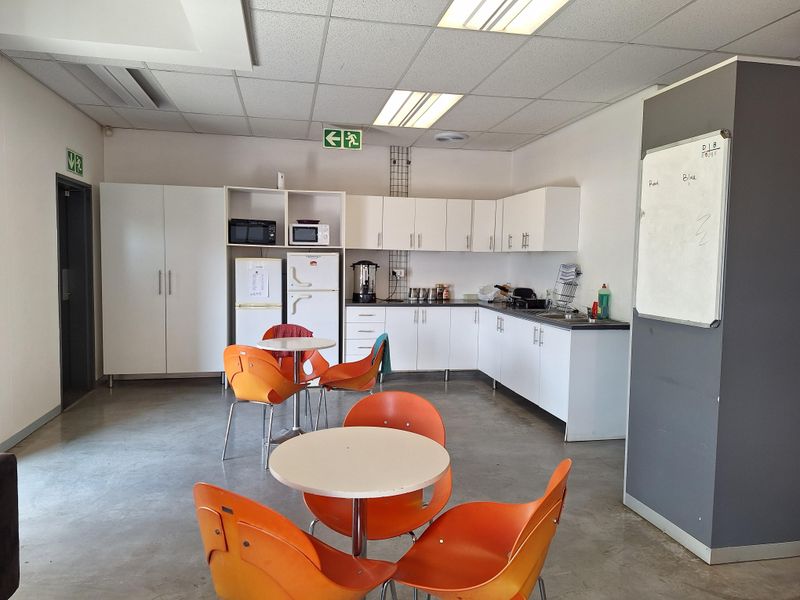 OFF GRID TRENDY OFFICES TO LET IN BRYANSTON - Photo 7