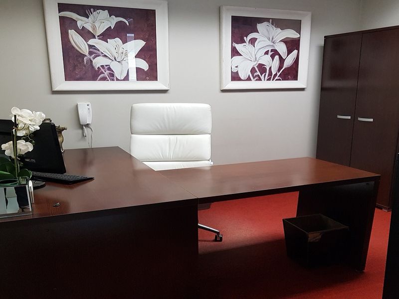 MODERN A+ GRADE GROUND FLOOR OFFICE IN SECURE PARK - Photo 7