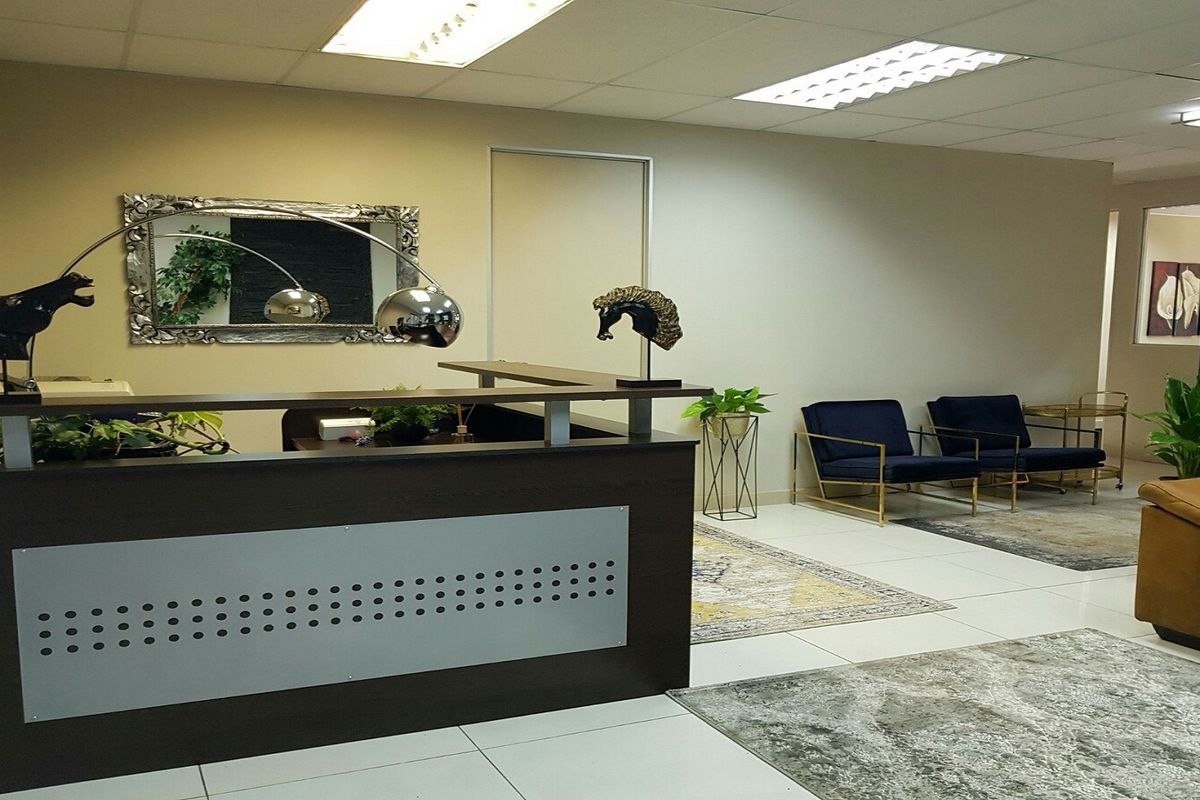 MODERN A+ GRADE GROUND FLOOR OFFICE IN SECURE PARK - Photo 2