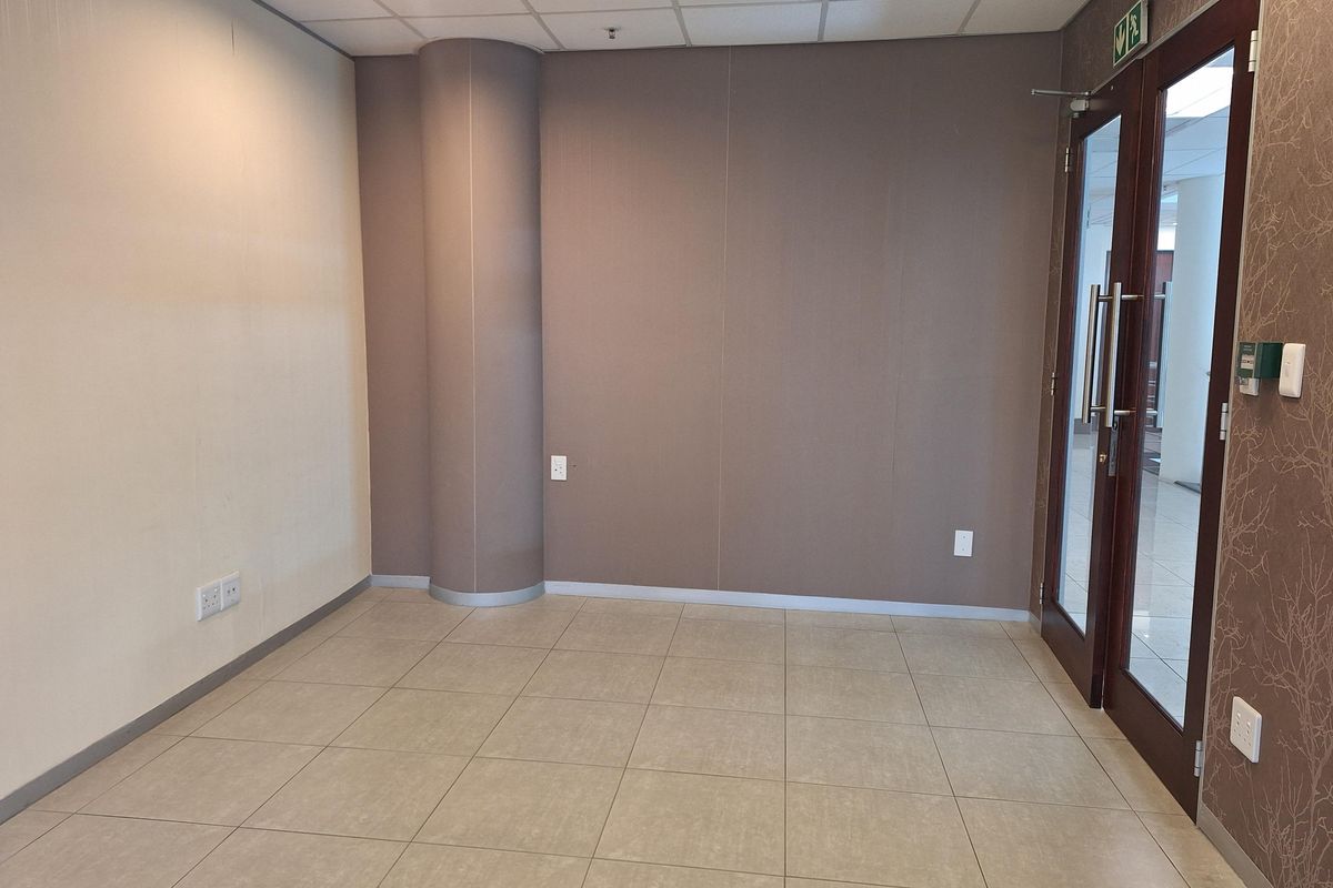 MODERN OFFICE BUILDING IN THE HEART OF SANDTON - Photo 2