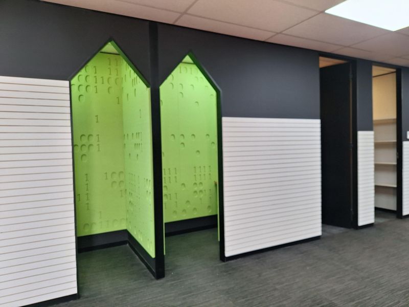 FULLY FITTED OFFICES TO LET IN SANDOWN - Photo 9