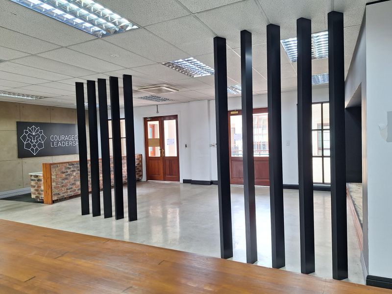 FULLY FITTED OFFICES TO LET IN SANDOWN - Photo 7