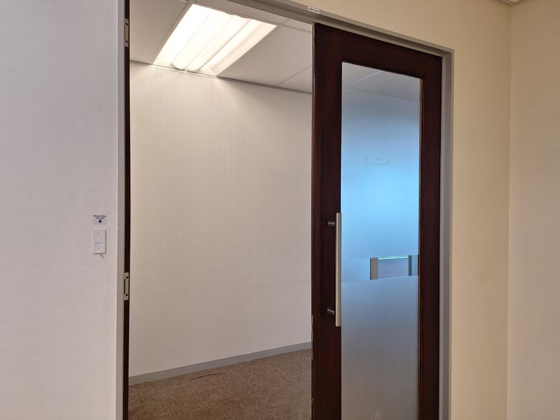 SMART OFFICE SPACE CLOSE TO SANDTON CBD - Photo 2