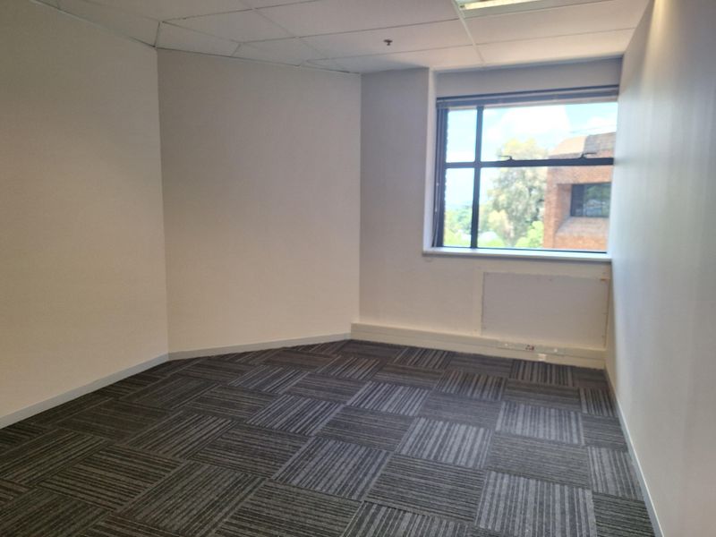 628.20sqm -  FULLY FITTED OFFICES TO LET IN SANDTON CENTRAL BUSINESS DISTRICT - Photo 10