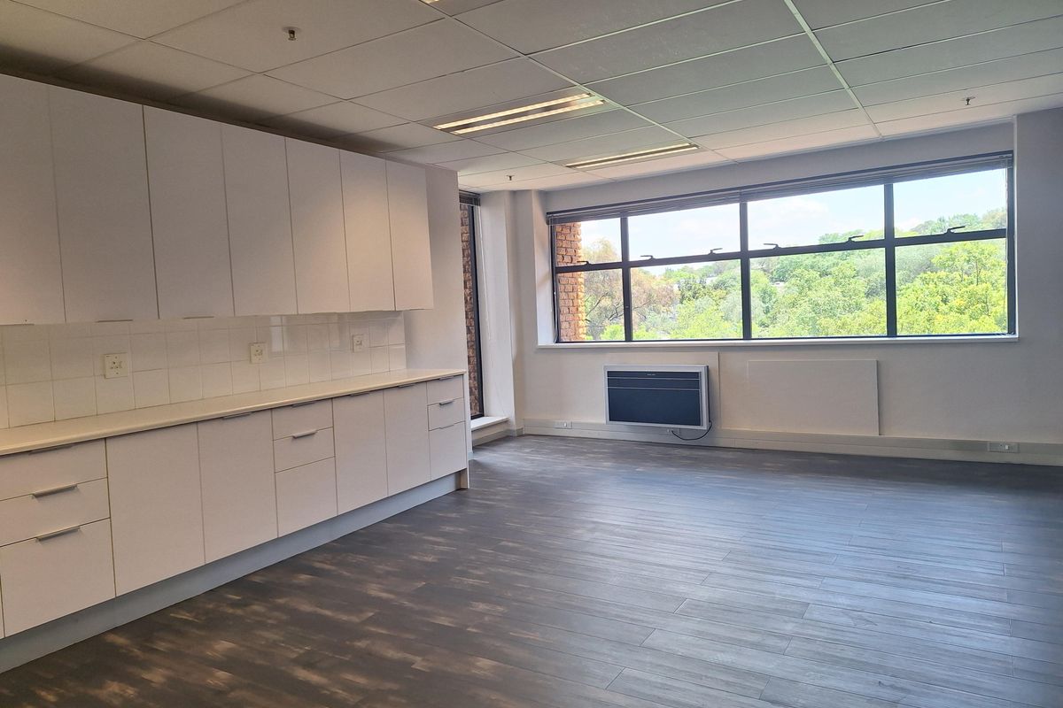 628.20sqm -  FULLY FITTED OFFICES TO LET IN SANDTON CENTRAL BUSINESS DISTRICT - Photo 3