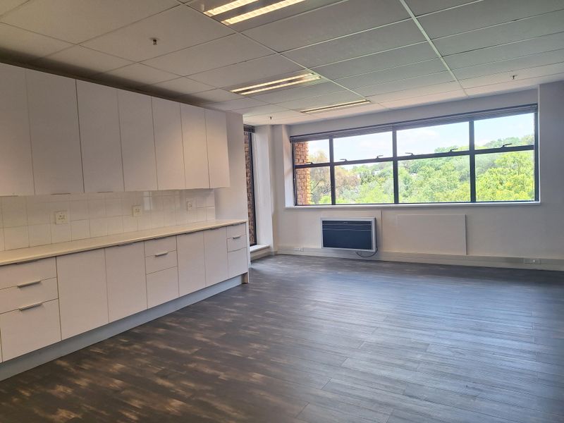 628.20sqm -  FULLY FITTED OFFICES TO LET IN SANDTON CENTRAL BUSINESS DISTRICT - Photo 3