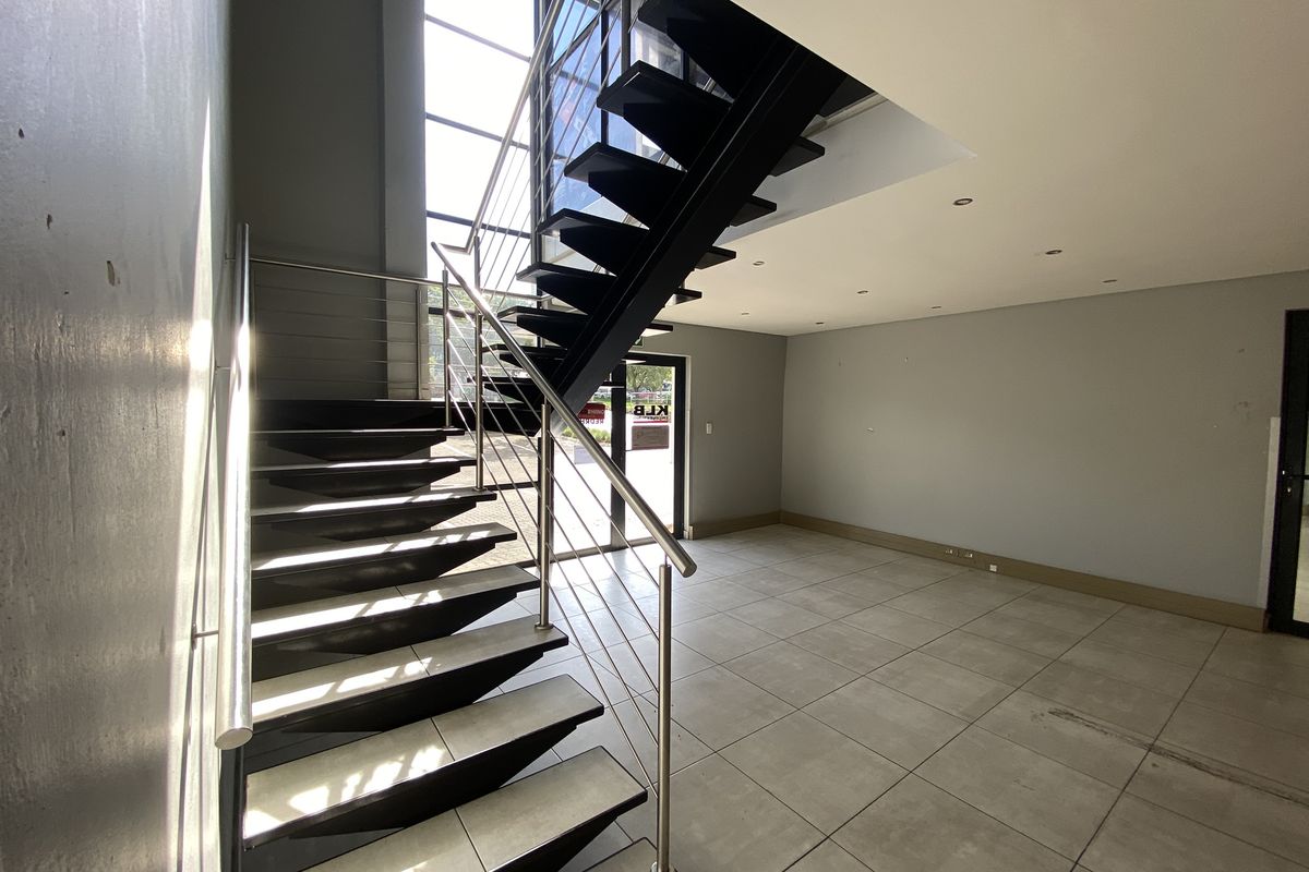 A-Grade Warehouse to Let in Lanseria - Photo 2