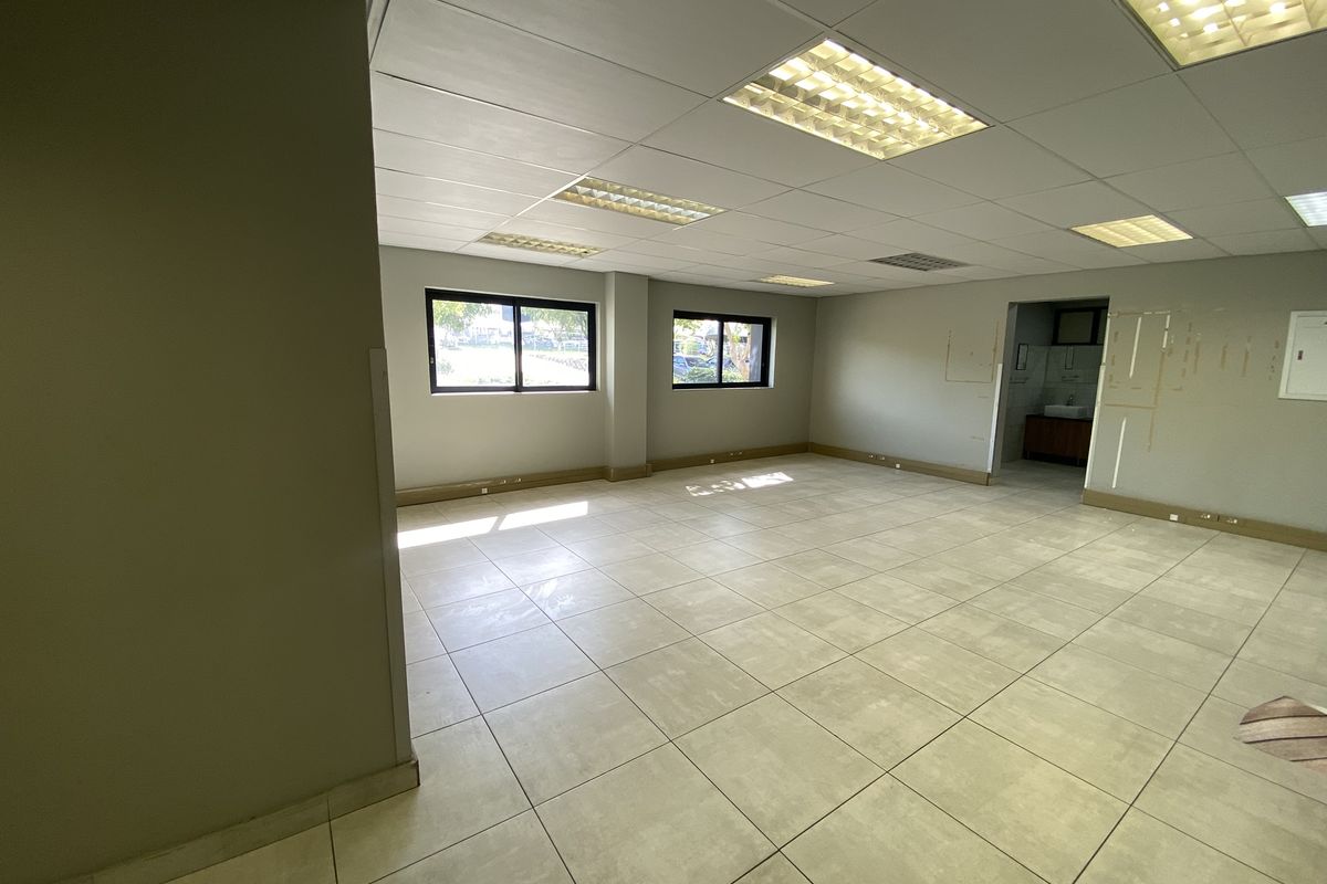 A-Grade Warehouse to Let in Lanseria - Photo 5