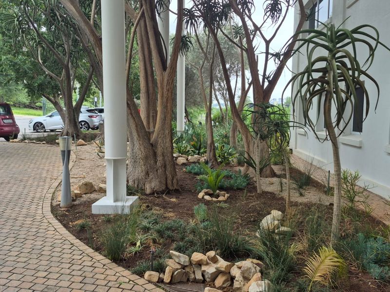 Free-standing  A-grade offices to rent in Modderfontein business park - Photo 5