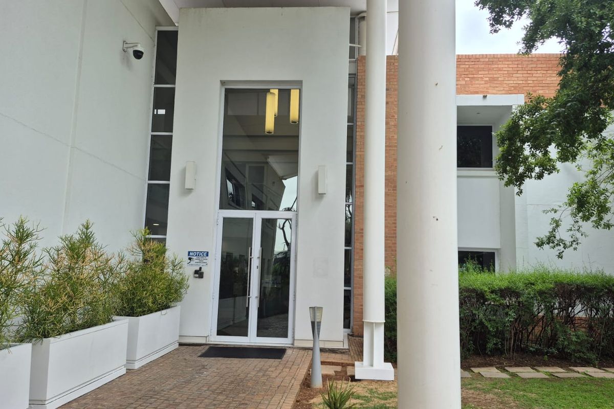 Free-standing  A-grade offices to rent in Modderfontein business park - Photo 4