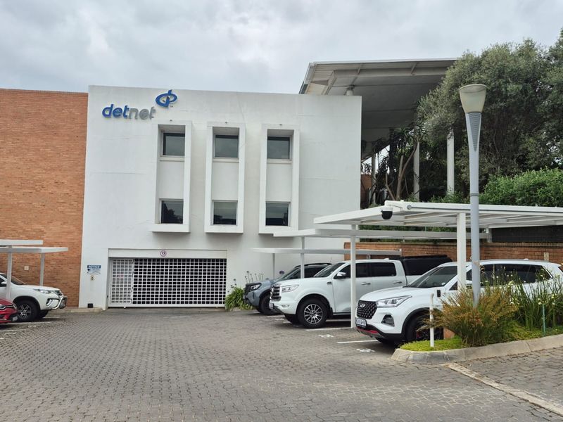 Free-standing  A-grade offices to rent in Modderfontein business park - Photo 3