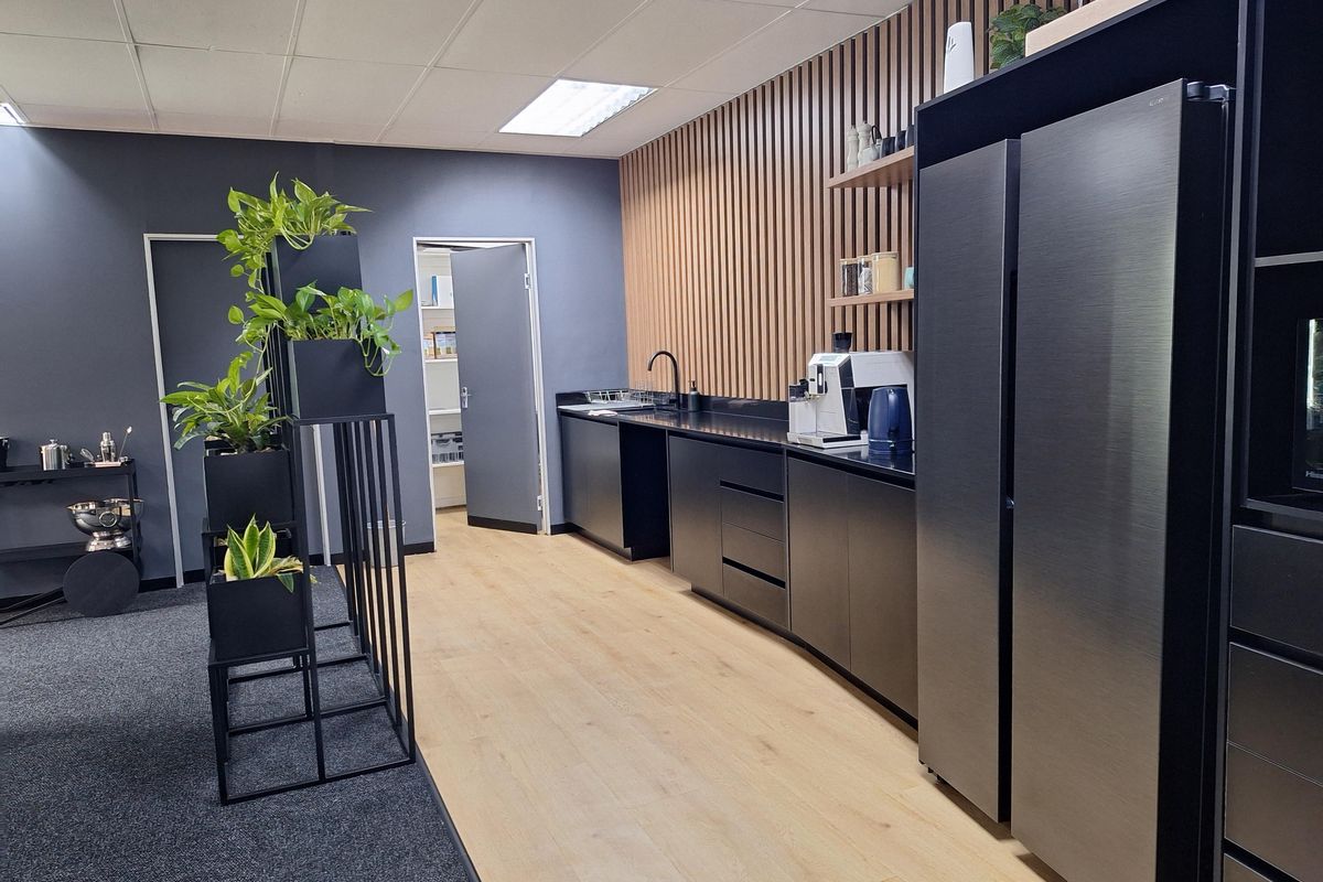 MODERN A-GRADE FULLY FITTED OFFICE TO LET IN MORNINGSIDE - Photo 4