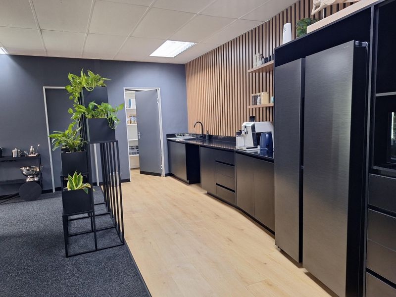 MODERN A-GRADE FULLY FITTED OFFICE TO LET IN MORNINGSIDE - Photo 4