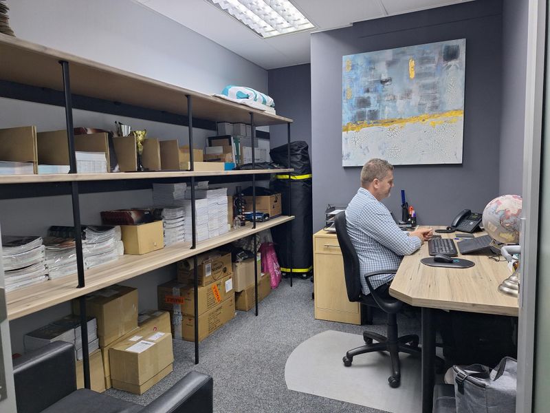 MODERN A-GRADE FULLY FITTED OFFICE TO LET IN MORNINGSIDE - Photo 10