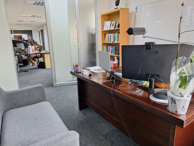 MODERN A-GRADE FULLY FITTED OFFICE TO LET IN MORNINGSIDE - Photo 8