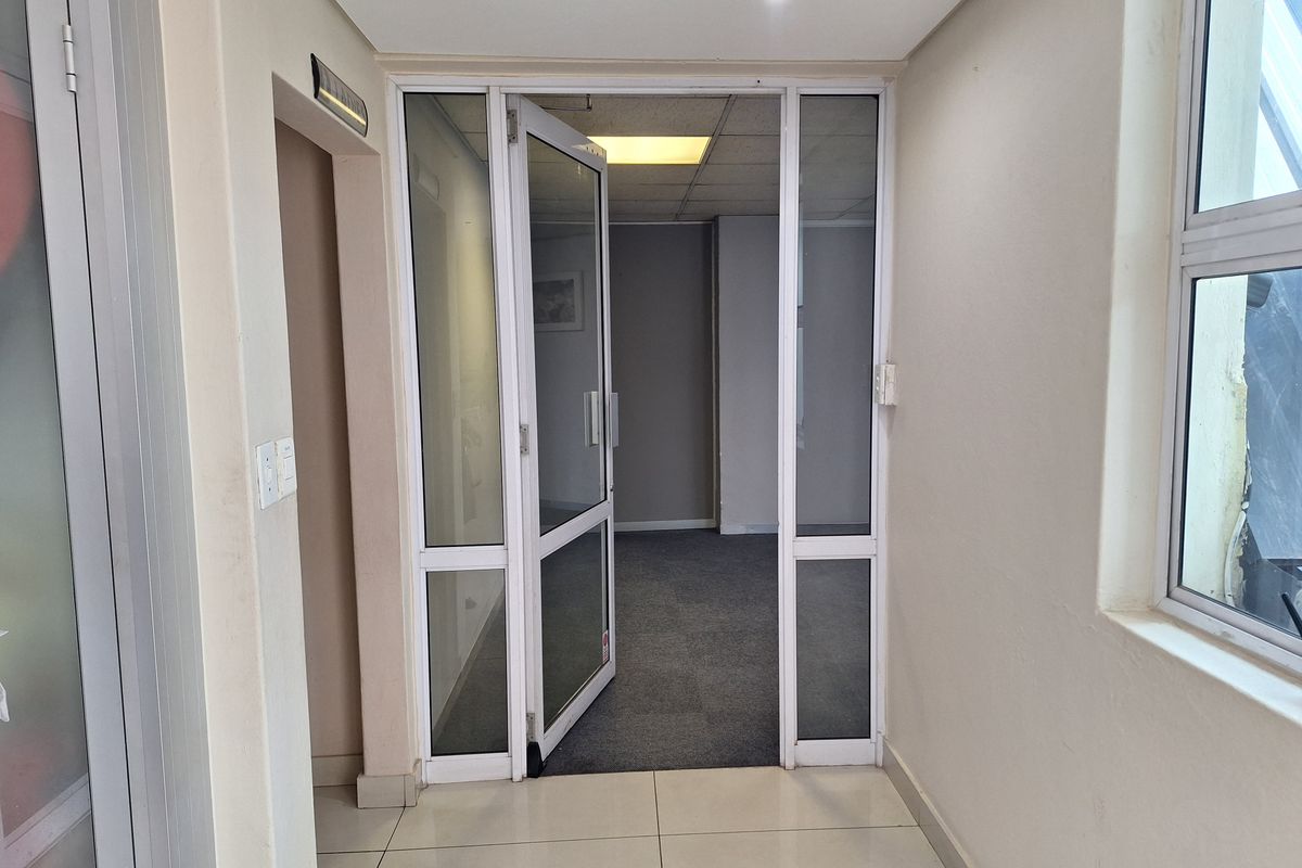 PRIME MEDICAL / OFFICE SUITE ON RIVONIA RD, MORNINGSIDE - Photo 2
