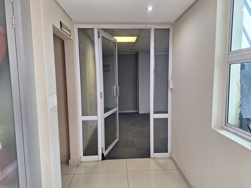 PRIME MEDICAL / OFFICE SUITE ON RIVONIA RD, MORNINGSIDE - Photo 2