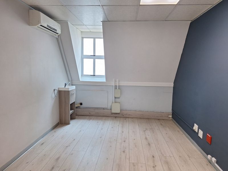 PRIME MEDICAL / OFFICE SUITE ON RIVONIA RD, MORNINGSIDE - Photo 9