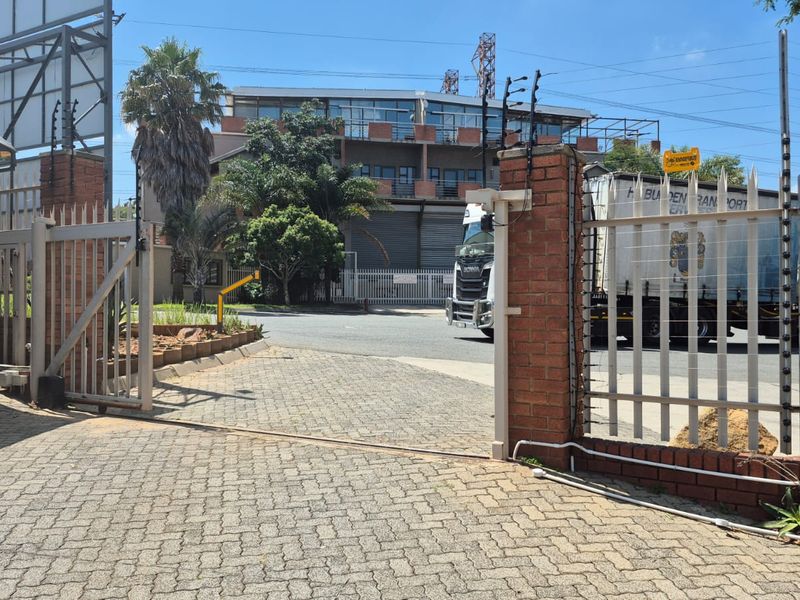 Warehouse to rent in Business Estate, Tunney - Photo 3