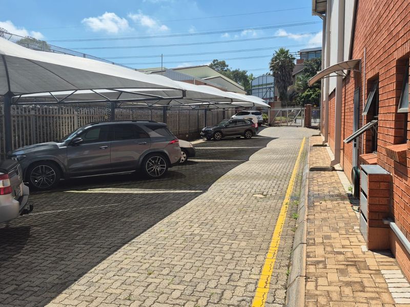 Warehouse to rent in Business Estate, Tunney - Photo 5