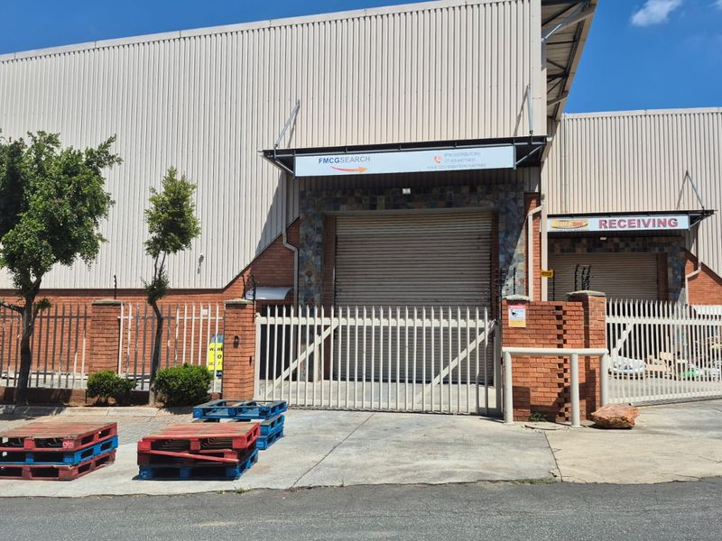 Warehouse to rent in Business Estate, Tunney - Photo 2
