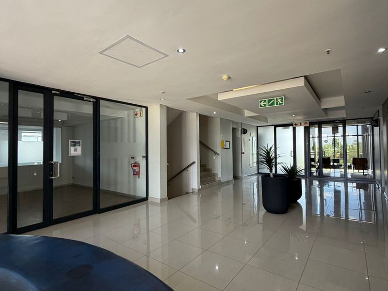 A Modern Office Destination in the Heart of Sandhurst - Photo 3