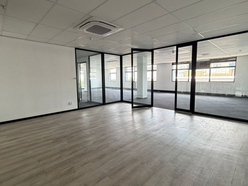 A Modern Office Destination in the Heart of Sandhurst - Photo 4