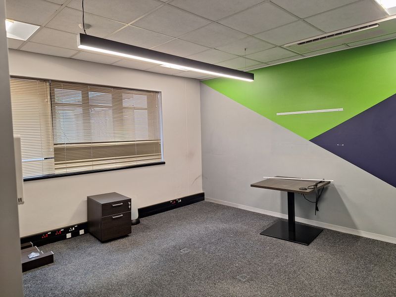 377sqm FULLY FITTED OFFICE SPACE TO LET IN SANDOWN, SANDTON - Photo 8