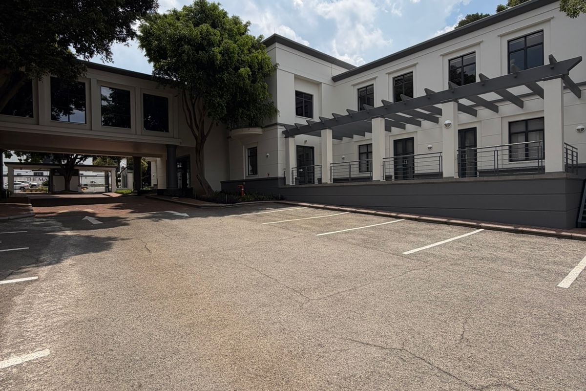 A Grade building in the heart of Illovo with high visisbility - Photo 3