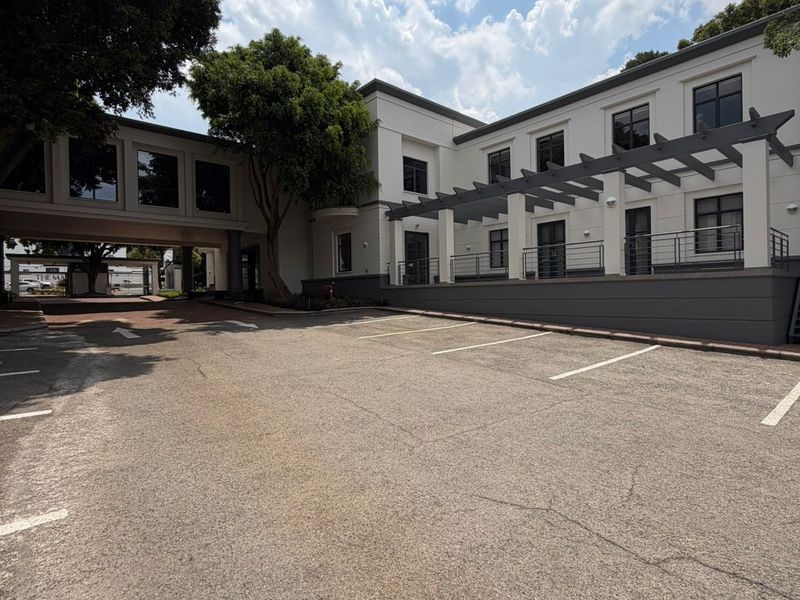 A Grade building in the heart of Illovo with high visisbility - Photo 3