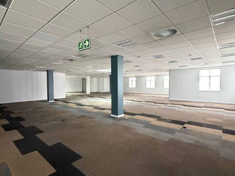 A Grade building in the heart of Illovo with high visisbility - Photo 9