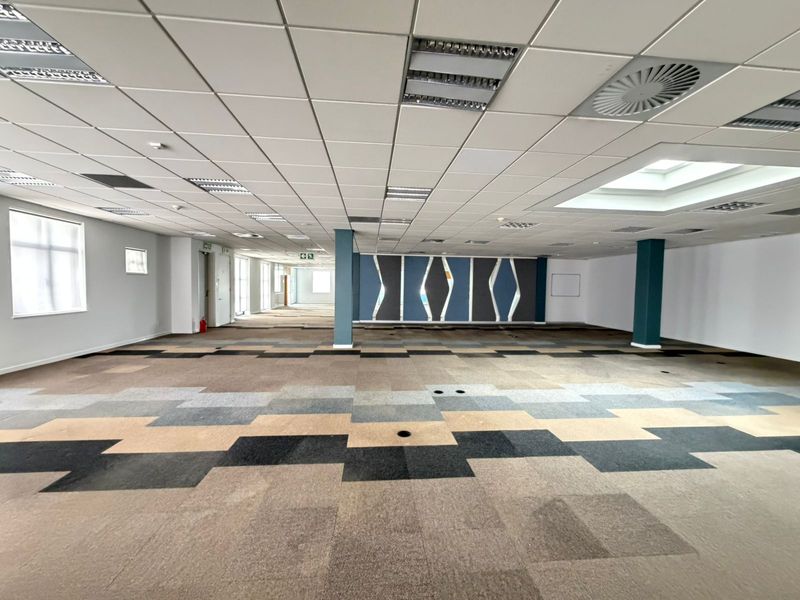 A Grade building in the heart of Illovo with high visisbility - Photo 8