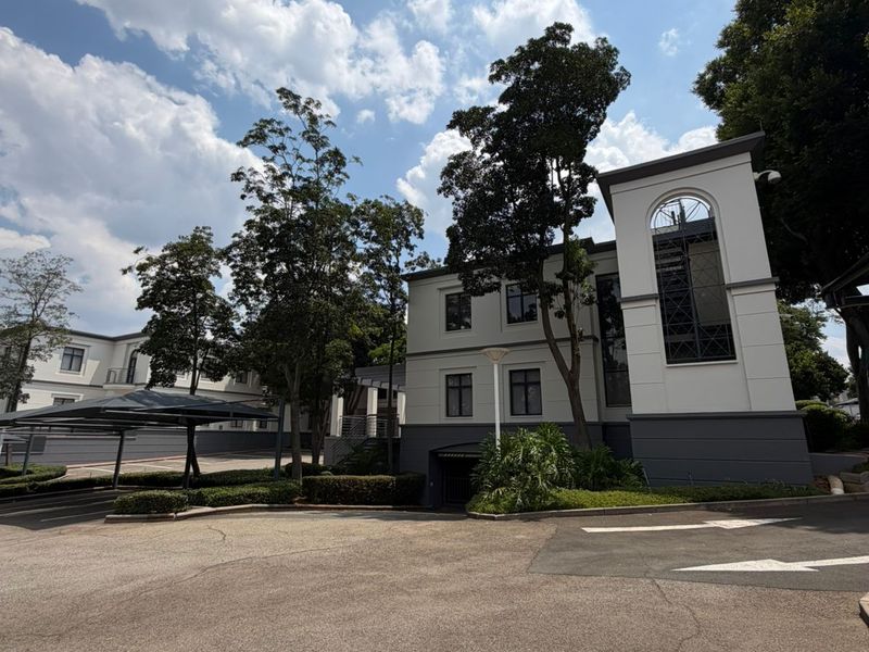 A Grade building in the heart of Illovo with high visisbility - Photo 4