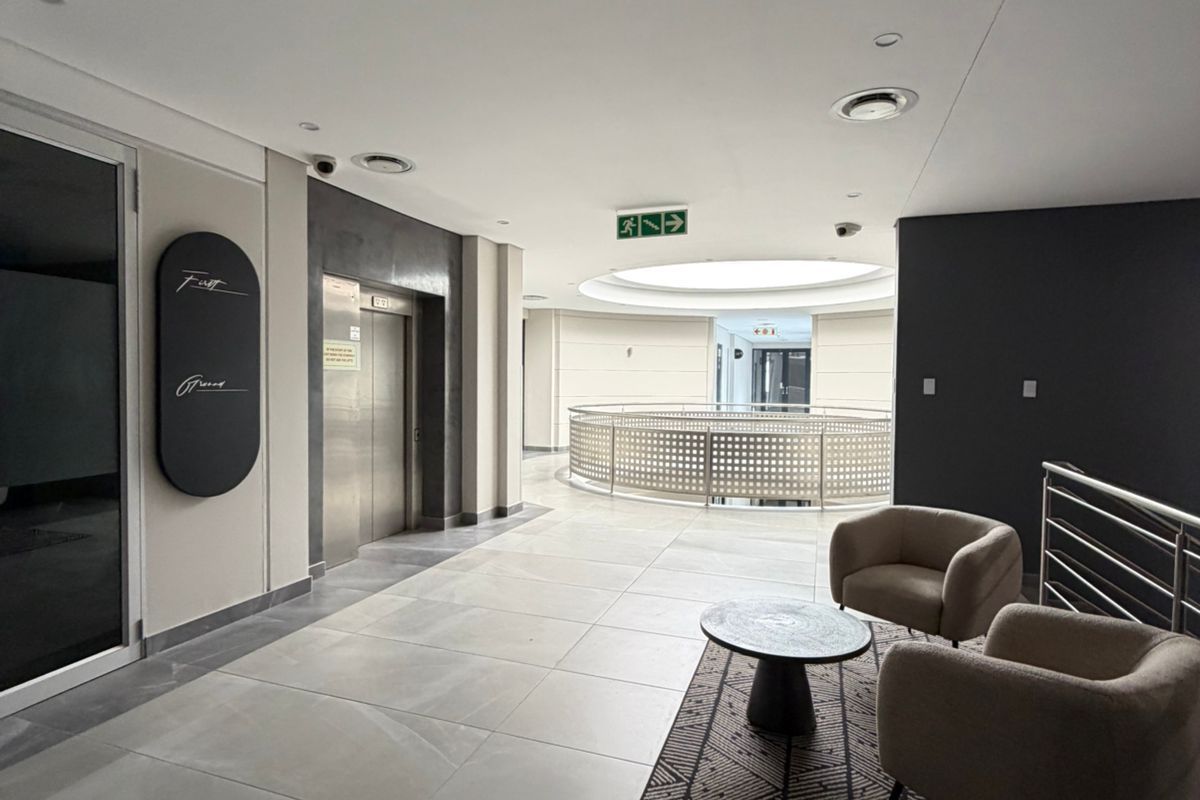 A Grade building in the heart of Illovo with high visisbility - Photo 5